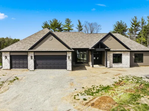 410 Keltic Pines Blvd, Huntertown, IN 46748