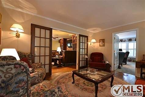 4th image of 5120 Ile De France Dr