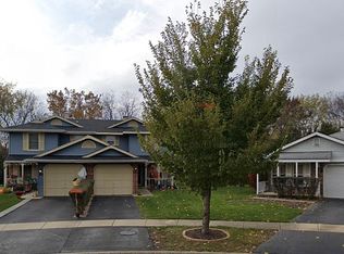 140 Pier Ct, Naperville, IL 60565