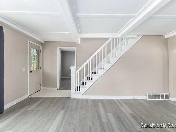 4th image of 1408 E Pine Hill Ave
