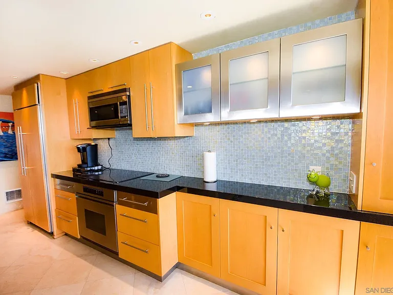 1810 Avenida Del Mundo #1609 — Photo 9