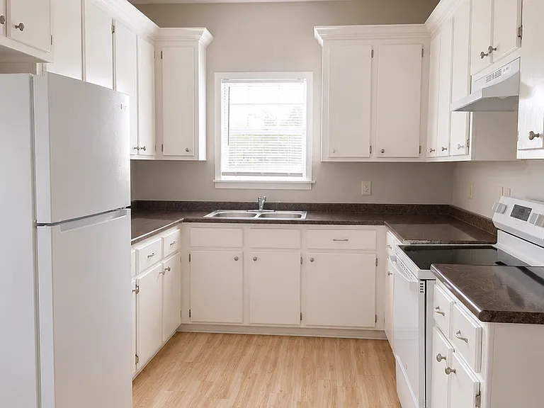 318 Idlewild St — Photo 2