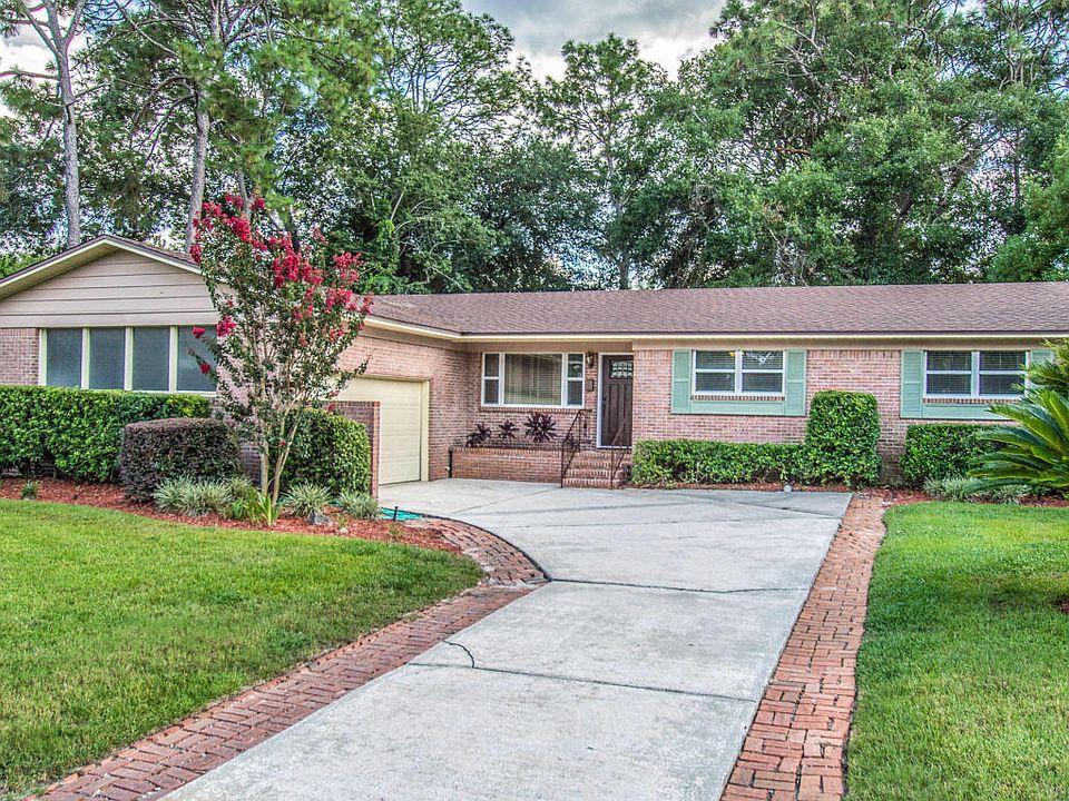1st image of 5560 Maxine Dr
