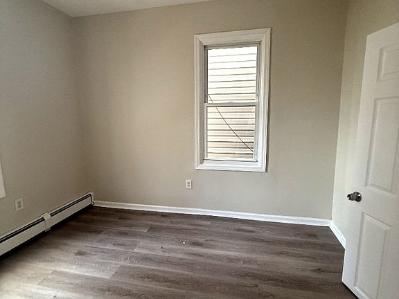 2nd image of 16 Willoughby St #1L