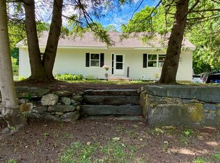 14 Cottage St, New Hartford, CT 06057