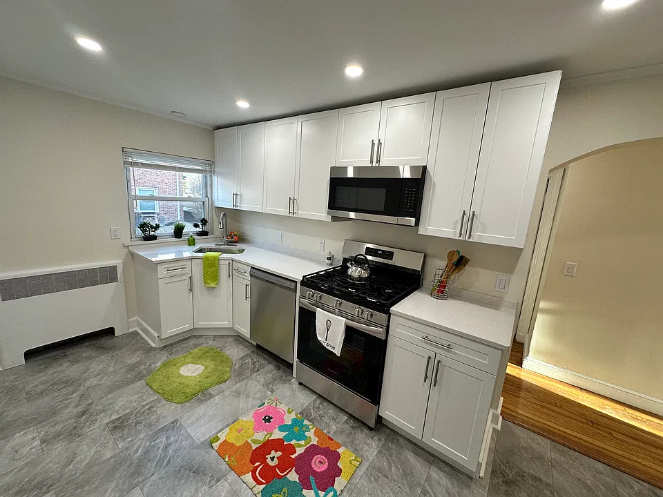 176 Summit Ave #2