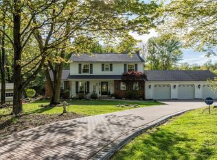 10977 Wood Hollow Dr, Chardon, OH 44024