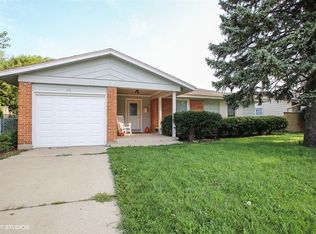 412 Landmeier Rd, Elk Grove Village, IL 60007