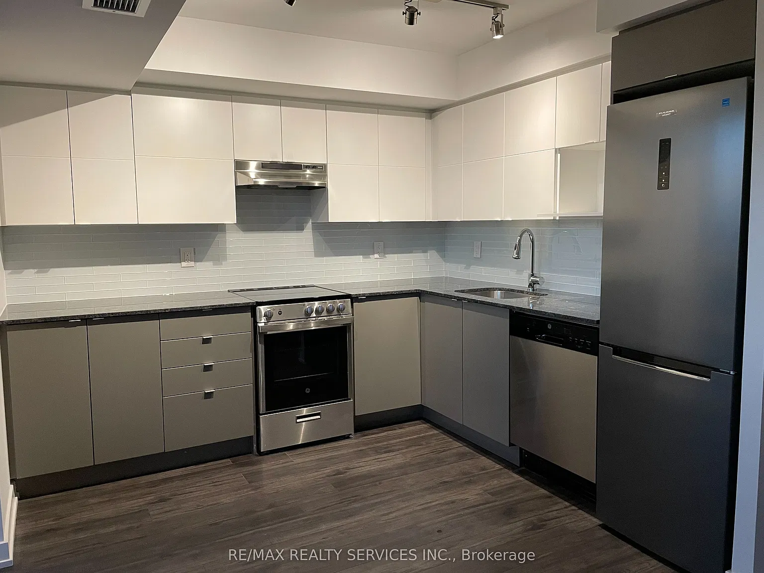2 bed, $2,600 — Photo 3