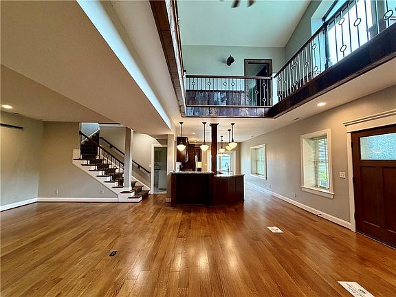 4th image of 21936 Linwood Rd