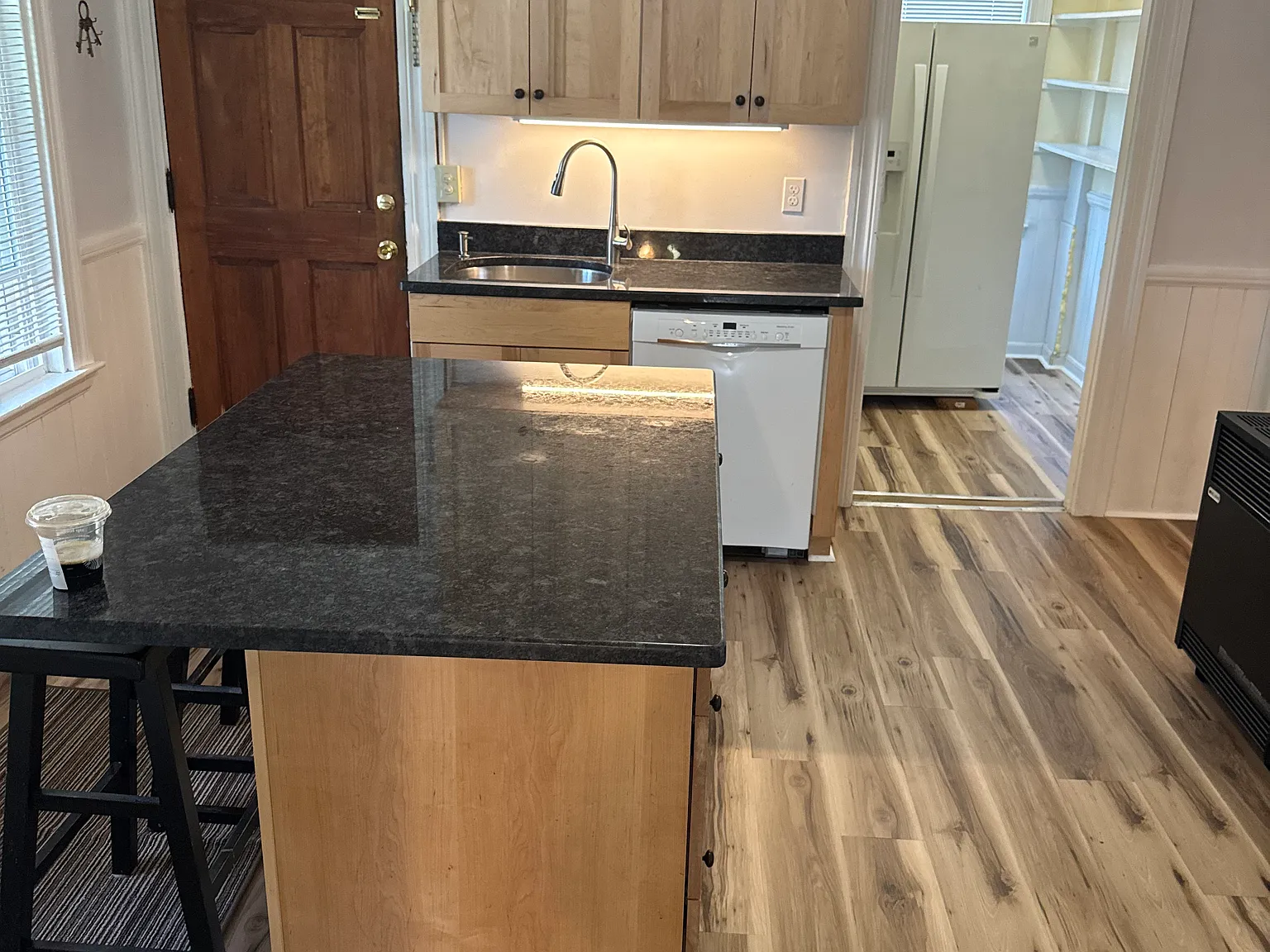 2 bed, 1200 sqft, $1,950 — Photo 2