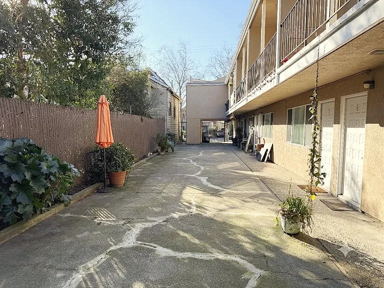 Nice courtyard for outdoor activities