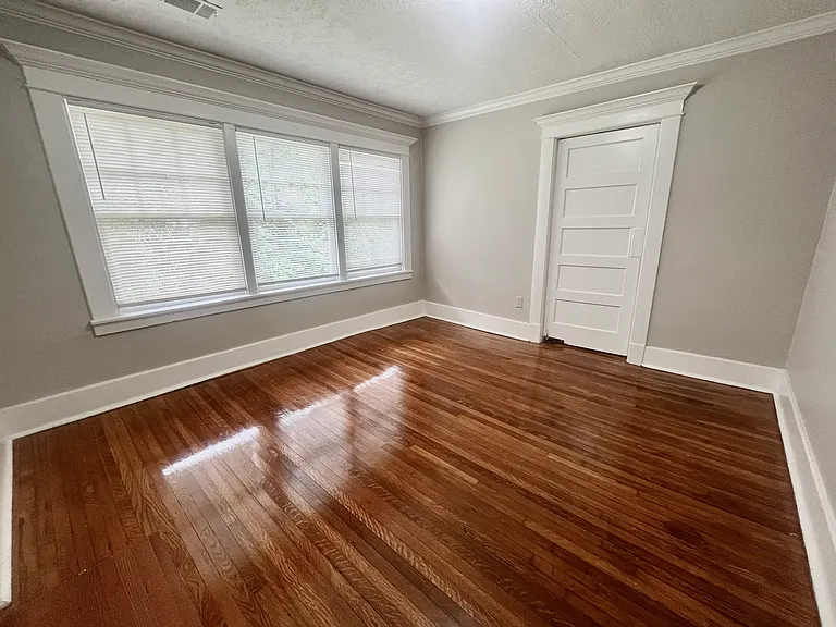 4522 Lee Ave — Photo 18