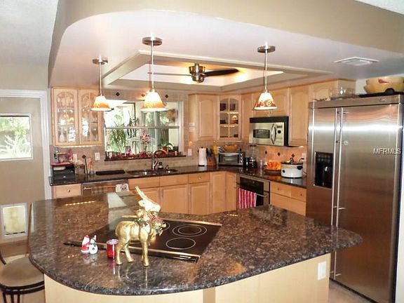 5th image of 6821 Tamarind Cir
