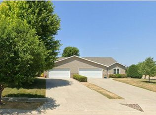 6079 S Pointe Dr SW, Rochester, MN 55902