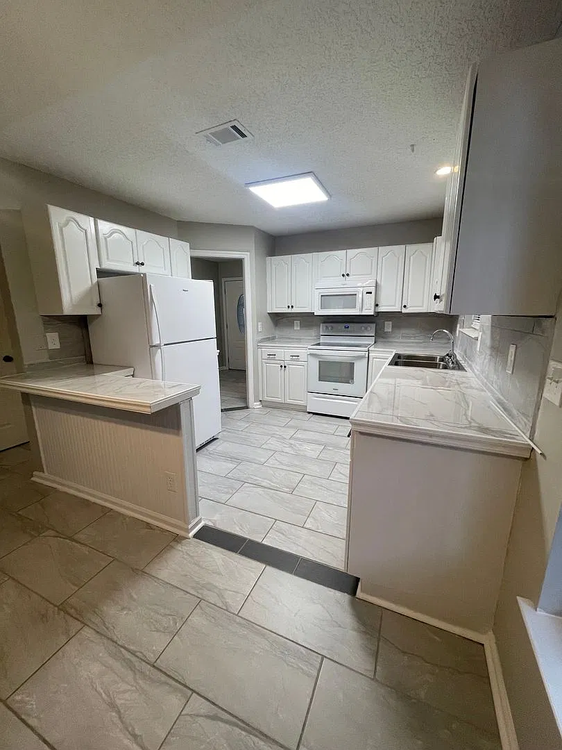 265 Windridge Dr. 3/2 Duplex in Millcrest - On the Pond — Photo 3