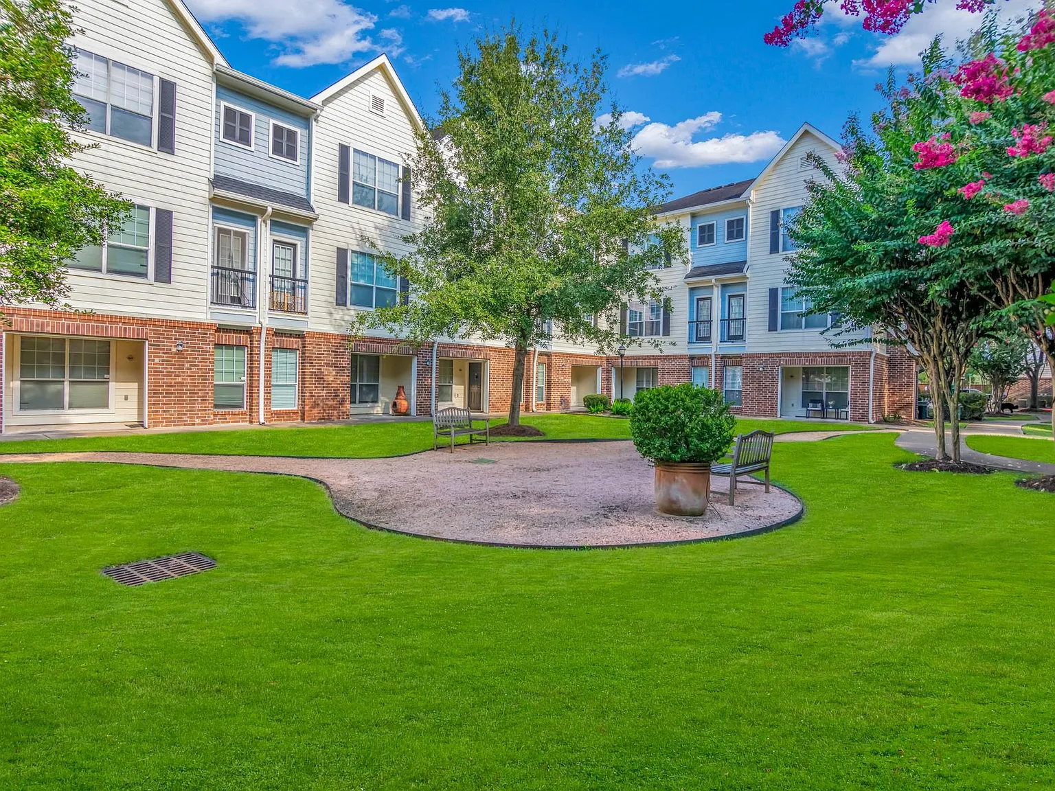 2 bed, 2.5 bath, 1340 sqft, $1,825 — Photo 4