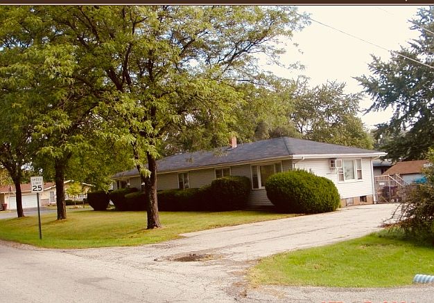 1st image of 555 Maplewood Dr