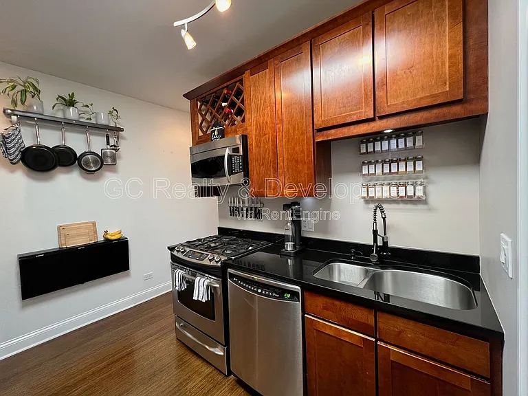 2702 W Cortland St #3 — Photo 6