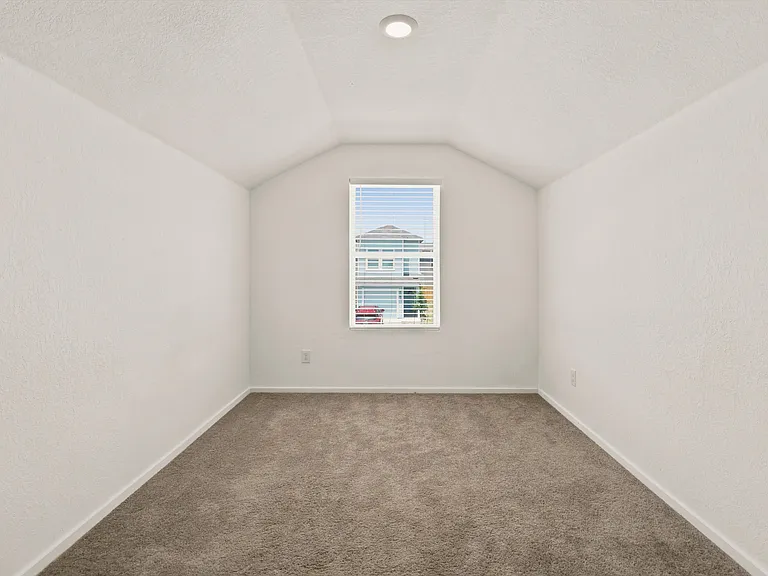 4966 Daisy Blossom — Photo 11
