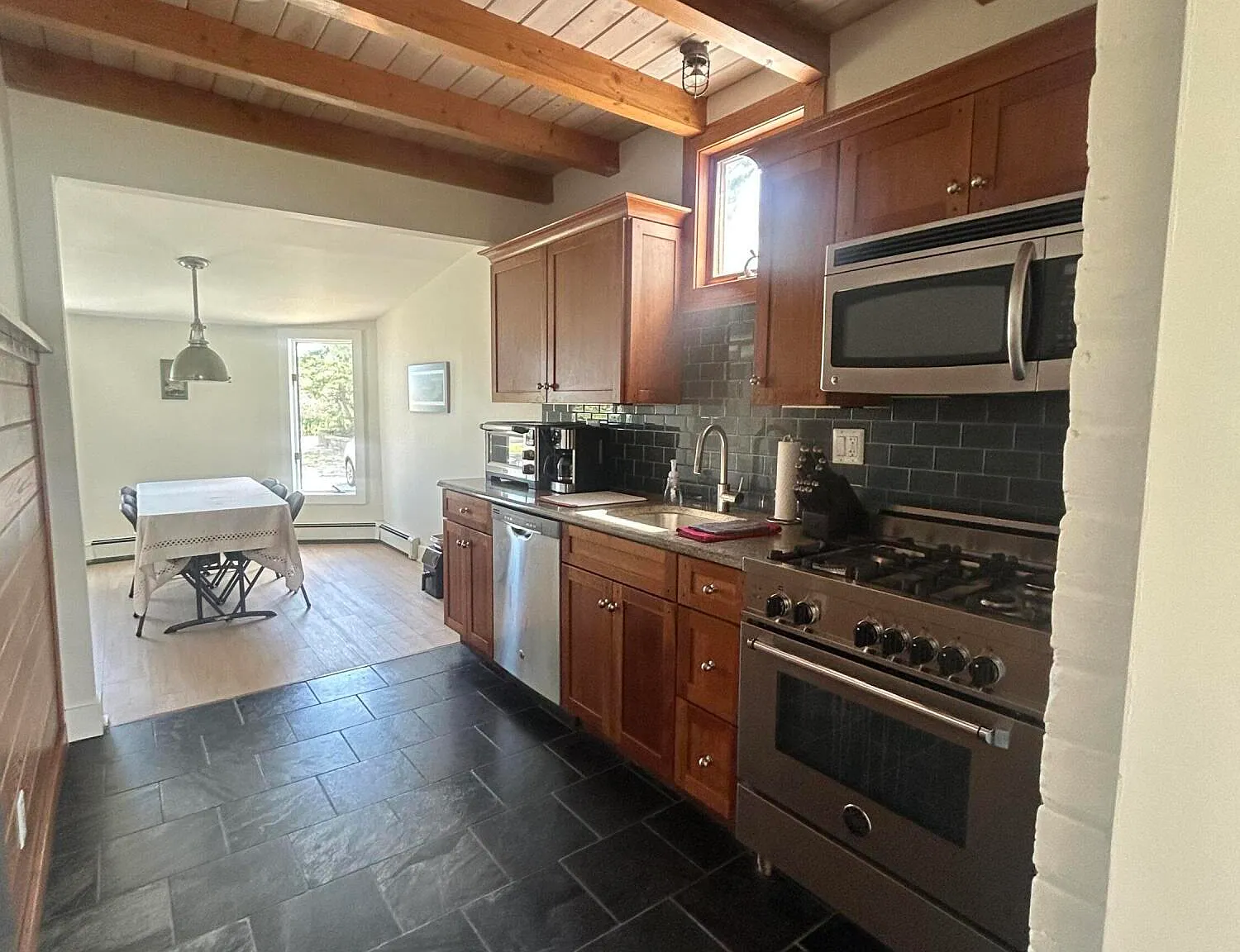 2 bed, 1128 sqft, $4,500 — Photo 4