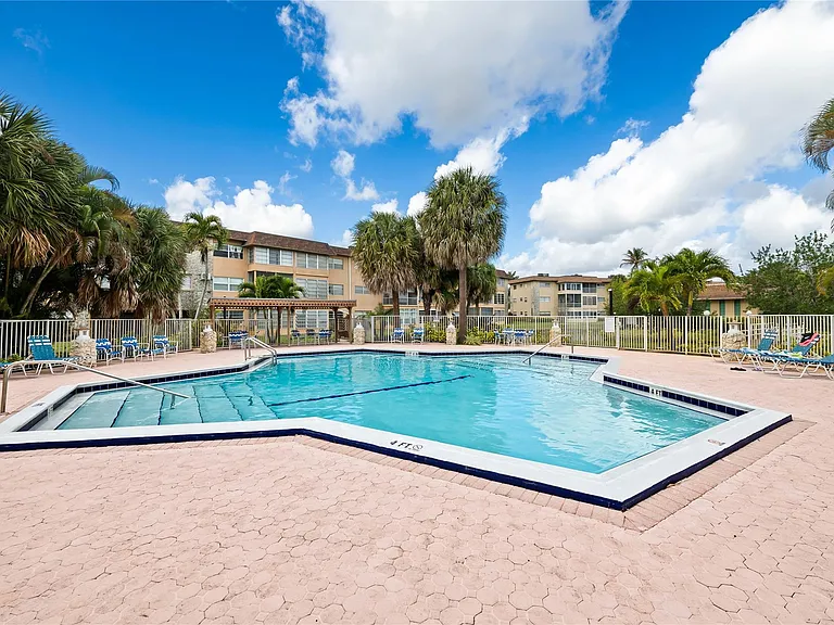 5031 W Oakland Park Blvd #309 — Photo 3