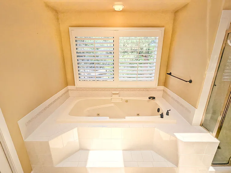 1291 Meadowlake Way — Photo 26