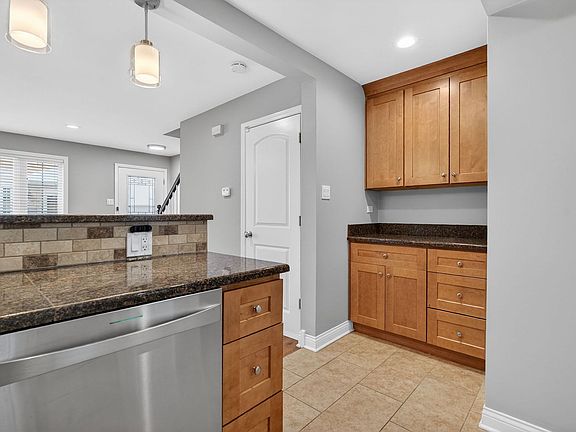 4th image of 13-15 S Waiola Ave #15-06