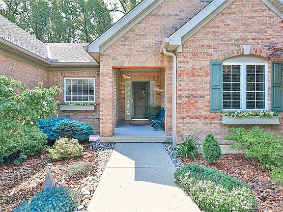 4th image of 9376 Hickory Hill Ct
