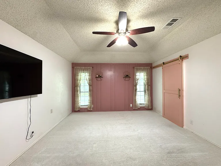 108 E Brooks St — Photo 19