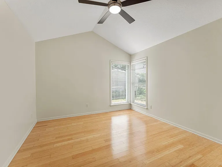3920 Brookhaven Dr — Photo 14