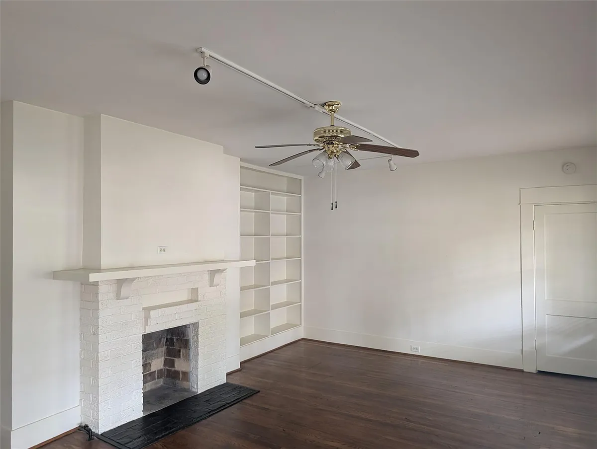 Building Photo - 815 Sul Ross St #1