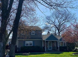 667 Lake Shore Dr, Parsippany, NJ 07054