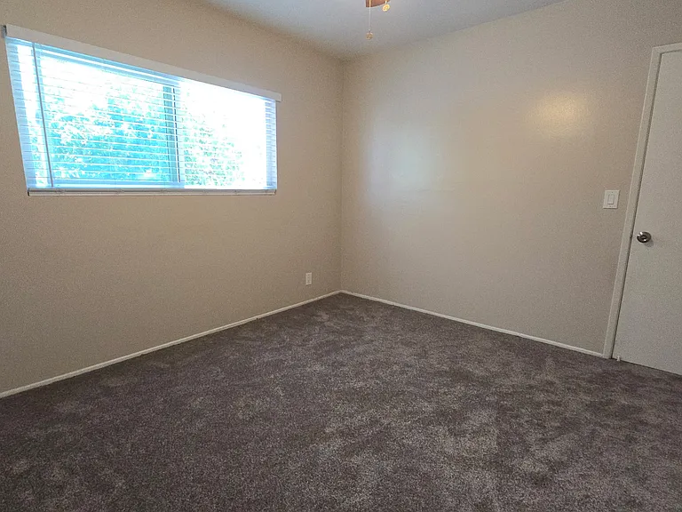 31 Eloise Ave #6 — Photo 6