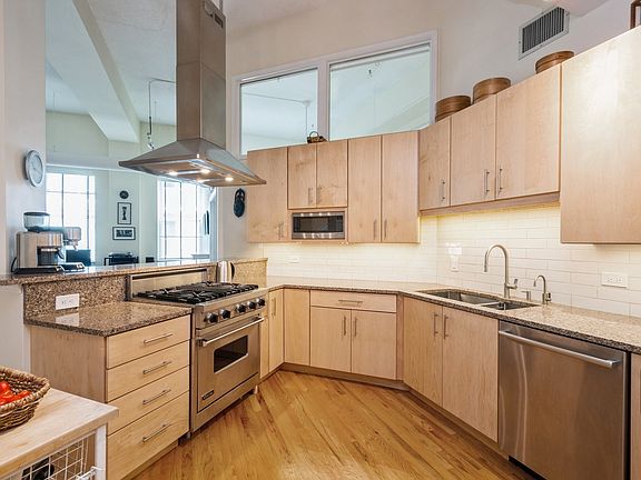5th image of 161 W Harrison St Unit 1203