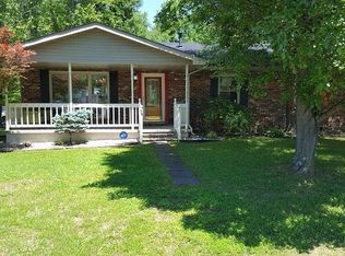 76 Oak Dr, Clay City, KY 40312