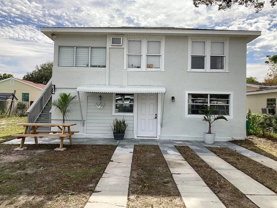 634 Cypress St #2