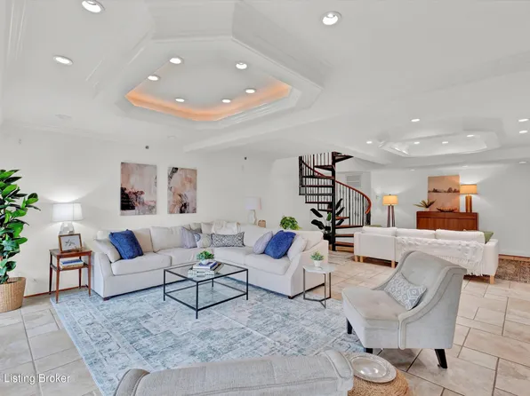 606 W Riverside Dr, Jeffersonville, IN 47130