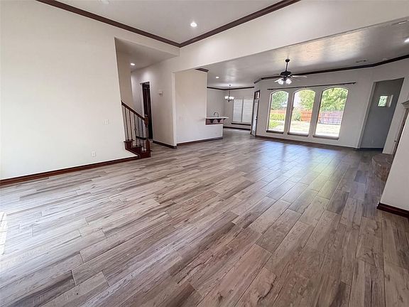 3rd image of 1017 Camellia Way