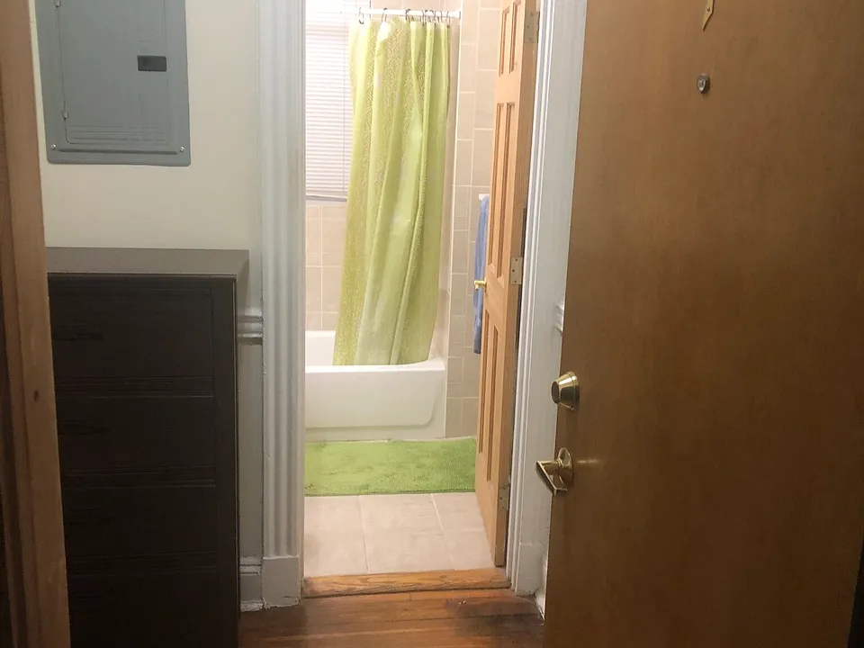 352 Riverway #7