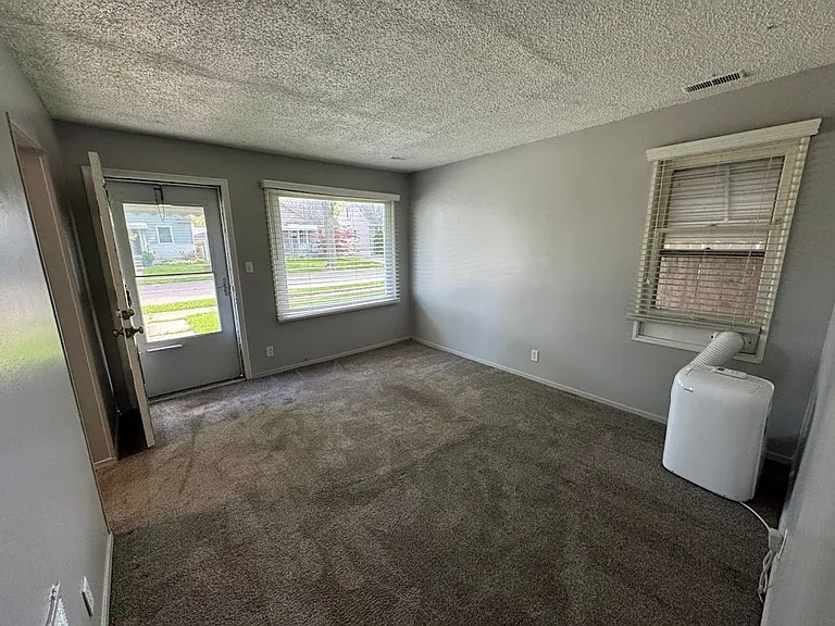 1790 Ardmore Dr — Photo 4