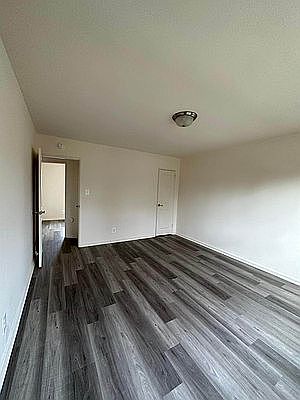 5th image of 26 Stratford Ave #10B