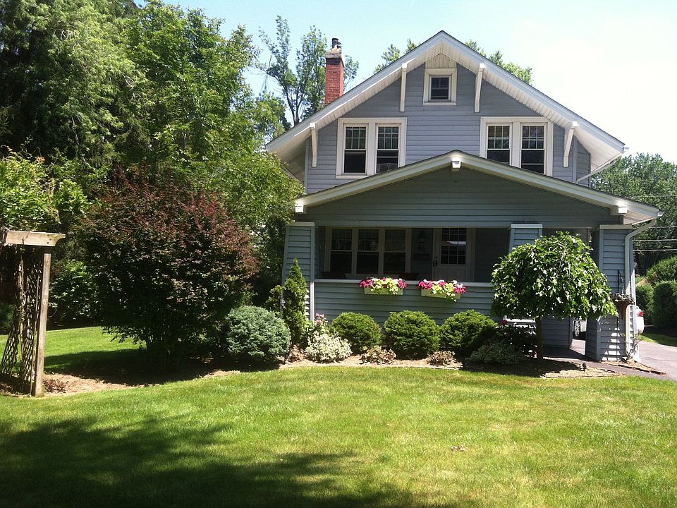 1st image of 54 Royal Pkwy W