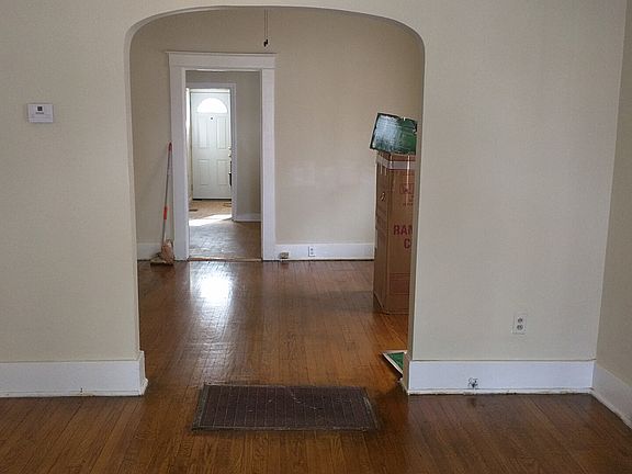 4th image of 1743 Jackson Ave