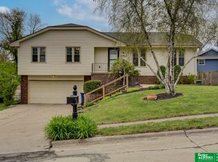 2201 Lucille Dr, Bellevue, NE 68147