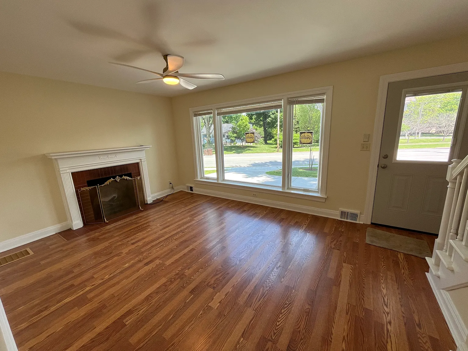 3 bed, 1227 sqft, $1,950 — Photo 3