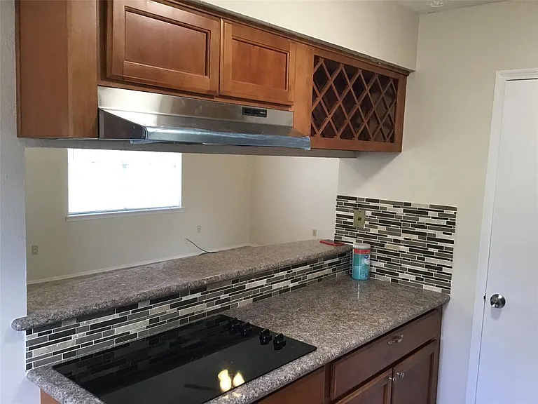 13722 Wickersham Ln — Photo 4