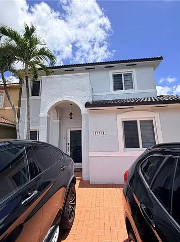 13361 SW 143rd Ter — Photo 2