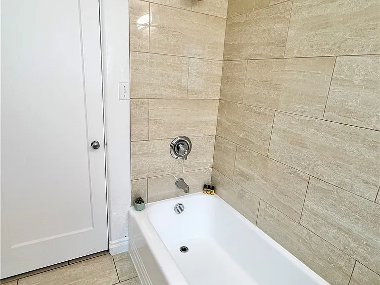 2300 Santa Clara Dr — Photo 35