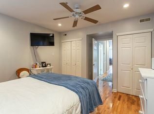 218 Market St #2, Philadelphia, PA 19106